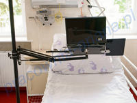 Wysięgnik do laptopa - ergonomiczna praca bez garbienia