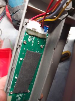 Lodówka turystyczna 45l z kompresorem - błąd f7, niewłaściwa praca termistora 560 NTC 10k Ohm