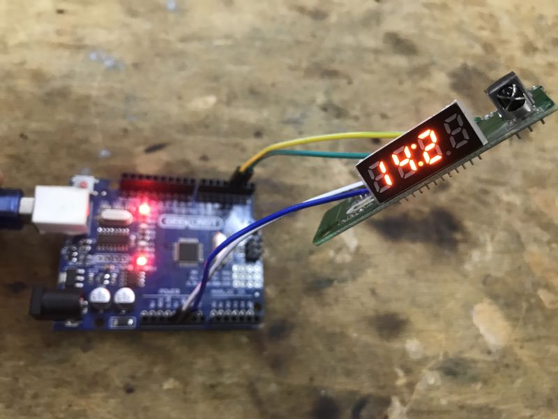 Simple clock on PIC12F683 - three pins, two I2C buses - DS1307 + FD650
