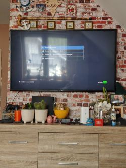 Menu bootowania na ekranie telewizora Zgemma H11s z widocznymi opcjami systemów do uruchomienia.