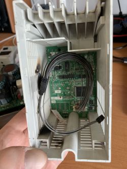 Jak naprawić FR-S520SE-0.4K-EC - wymiana kondensatora i warystora