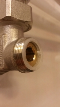 Simplex Return Valve Adjustment: Ladder Radiator Heating Issue & Proper Unscrewing Procedures