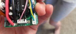 Jak podłączyć LCD do sterownika LSW06-90B1AFSB-U w rowerze YOUIN?