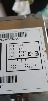 Jak podłączyć radio Pioneer 2 DIN w Polo 9N3? Problem z zasilaniem.