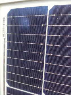 Odcinanie pół sekcji w panelach 445W bifacial Astroenergy: z 32V na 40V, czy to możliwe?