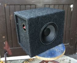 Jaką objętość obudowy zamkniętej dla głośnika Blow 20cm, 300W, 4Ohm?