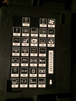 Renault Master III 2.3 dci 2014r - Brak świateł obrysowych