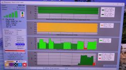 Zrzut ekranu z programu LTEInspector pokazujący testy zasięgu i prędkości sieci dla różnych pasm LTE.