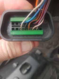Ford Focus mk2 taksometr - Poszukuję miejsca, gdzie mogę podłaczyć sygnał prędk.