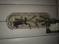 Pass-through Sockets Wiring: Safely Connecting 3x2.5mm² Wires for Daisy-Chaining