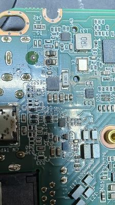 GEEKOM mini PC nie odpalał: jakie dławiki i czemu wypaliło pole?