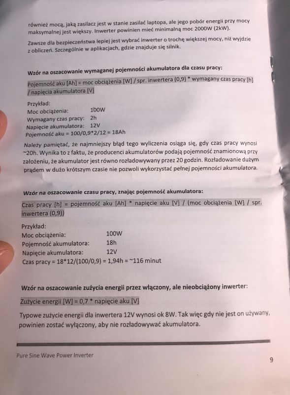 Strona instrukcji przetwornicy samochodowej z wzorami na obliczenia pojemności akumulatora.