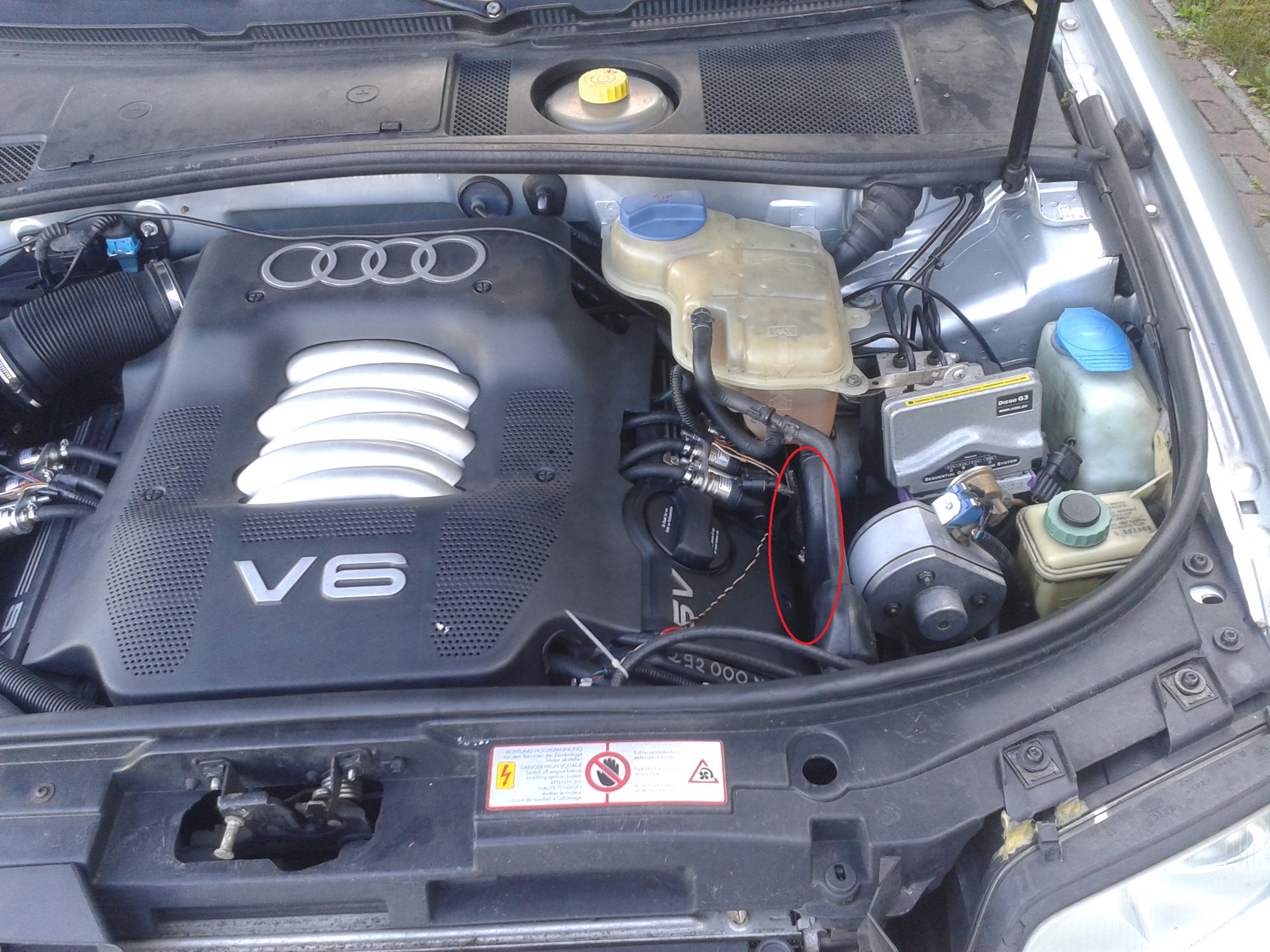 Audi A6 C5 Dymi spod maski 2.8 V6 elektroda.pl