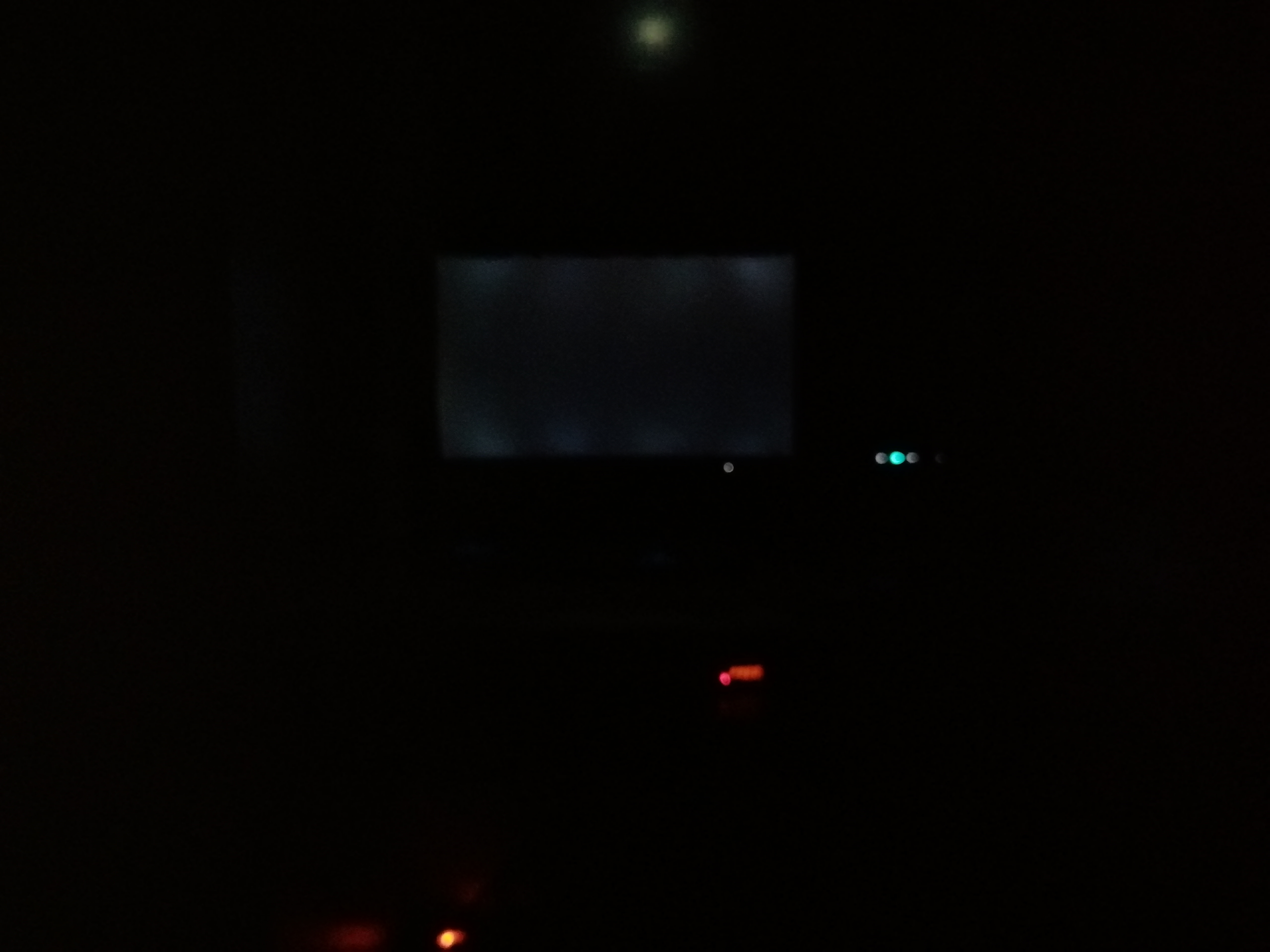 Stopień backlight bleeding w monitorze AOC C24G1 norma czy wada?