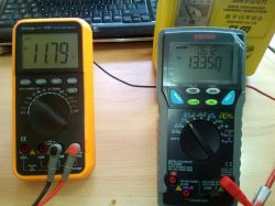 Pomiar napięcia wyjściowego z prostownika 12V Sanwa PC7000 Pomiar napięcia wyjściowego z prostownika 12V Sanwa PC7000