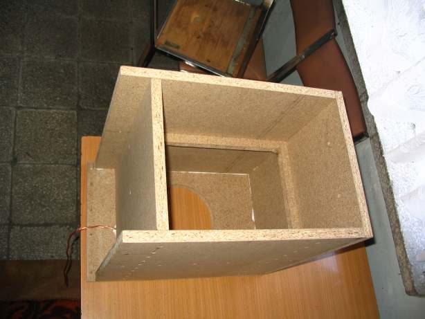 Subwoofer "tower" na Tonsilu GDN 20/80/2 Subwoofer "tower" na Tonsilu GDN 20/80/2