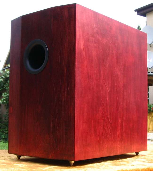 Subwoofer "tower" na Tonsilu GDN 20/80/2 Subwoofer "tower" na Tonsilu GDN 20/80/2