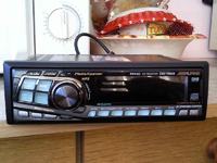 Co lepiej kupic ALPINE CDE-9850Ri Czy Alpine CDA-7893R Help