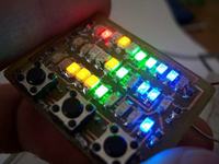 Mikrodot zegarek z kolorowych diod LED