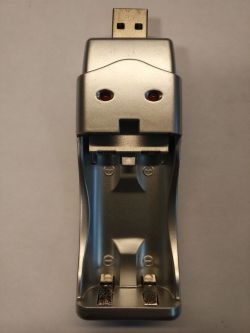 Ładowarka USB, do akumulatorów Ni-MH Made in China - Recenzja