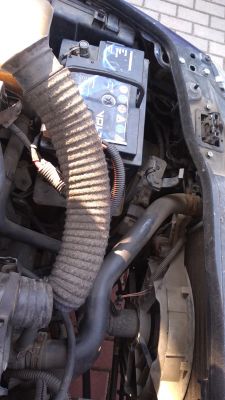 Laguna 1 99 1.6 benz - SERV, radio, zegar i lusterka nie działają