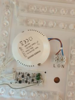 Przeróbka Lampa zmieniająca barwy po ponownym szybkim załączeniu