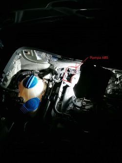 VW Caddy - VW Caddy 2,0 tdi 2011 140km uszkodzenie pompy ?