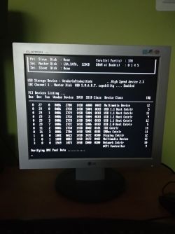 Stary komputer przestaje sie uruchamiać po wymianie HDD na SSD