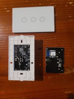 Dismantling of Tuya touch switch with CB3S module.