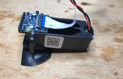 Wnętrze odkurzacza smart/robota sprzątającego z WiFi Medion 13277