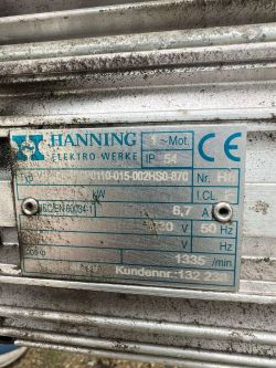Tabliczka znamionowa silnika Hanning z danymi technicznymi.