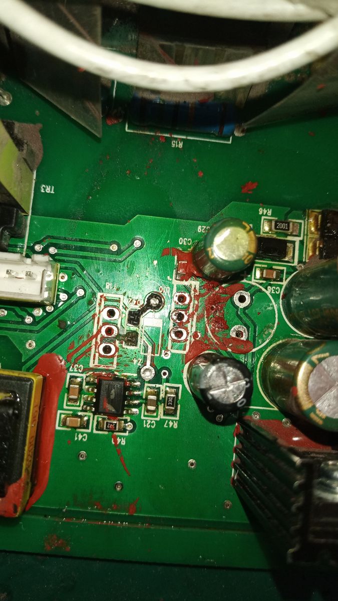 Magnum THF 238P AC/DC Pro-X - Jaka dioda SMD powinna być przy D42?