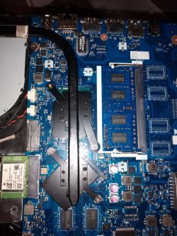 Lenovo ideapad 100 15ibd - brak obrazu po wymianie taśmy, wentylator i nagrywarka CD nieaktywne