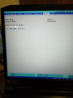 Ekran ustawień BIOS z priorytetem bootowania, gdzie UEFI SHELL jest ustawiony przed USB HDD: PHILIPS.