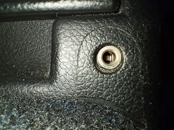 Zastosowanie otworów w tylnej popielniczce Seat Toledo 2 (Leon 1)