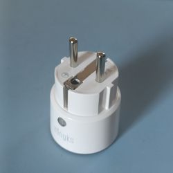 Konyks Priska Mini 3 Smart Plug Konyks Priska Mini 3 smart wifi plug on a blue surface.