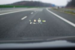 Szukam mikrorzutnika do projektu Arduino - efekt HUD na szklanej szybie