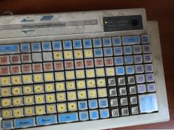 Stare programowalne klawiatury sklepowe PS/2 Gigatek KB128A i KB980 Stare programowalne klawiatury sklepowe PS/2 Gigatek KB128A i KB980