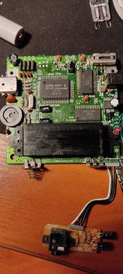 Game Boy Classic: Glitche na ekranie podczas uruchamiania gier, prawidłowy dźwięk i klawisze