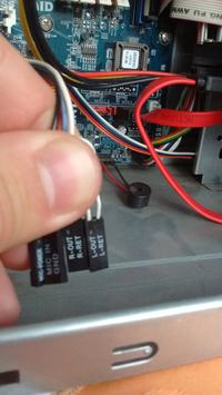 Komputer z płytą główną ASRock FSBIGHz DDR11800 nie wyświetla obrazu