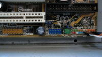 Podłączenie przednich paneli do płyty głównej ASUS P4PE2-X - kable i złącza