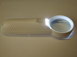 Tania lupa z pod¶wietleniem LED, recenzja Tania lupa z pod¶wietleniem LED, recenzja