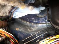 VW Passat B5 - wet floor (water under the passenger's feet)