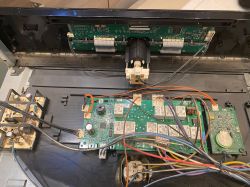 Siemens HB38AB570T/10 - Wyłączanie, migający ekran i gorący panel przycisków