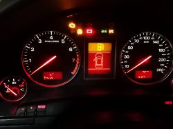 Zegary Audi A4 B6 2001 - wyświetlacz Panasonic 000000, co robić?