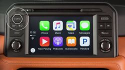 Nissan GT-R MY17 - Aktualizacja radia do Apple CarPlay przy użyciu firmware z 2018 r.