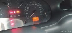 Renault Megane 1.6 2000 - Nieprawidłowe działanie wyświetlacza po naprawie modułu