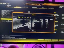 Różne częstotliwości kości RAM Patriot Viper Steel 8GB na płycie Gigabyte b460 hd3