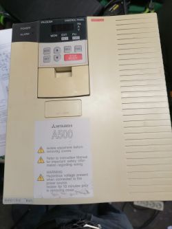 Falownik Mitsubishi FR-A540-7.5K-EC - jak podłączyć?