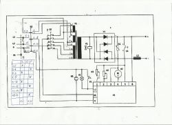 Schemat układu elektrycznego z transformatorami, diodami i przełącznikiem.